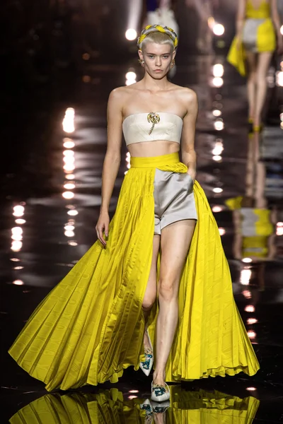 Look 48